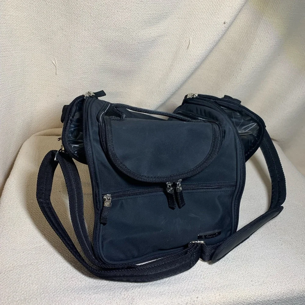 black travel bag for make up or toiletries